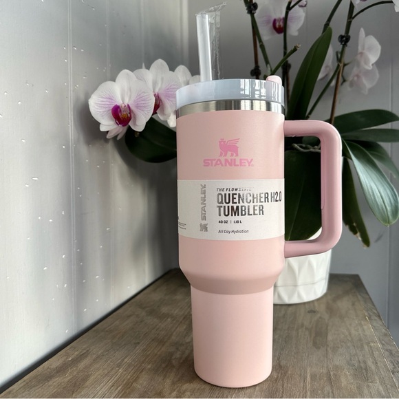 Stanley Pink Insulated Water Bottle 40oz - Picture 1 of 12